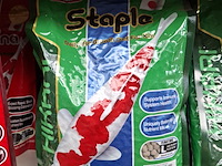 Partij visvoer o.a. colombo, hikari - afbeelding 36 van  46