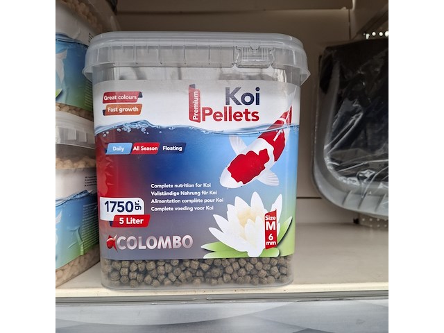 Partij visvoer o.a. colombo, hikari - afbeelding 43 van  46