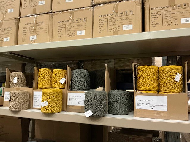 Partij vivant flaxcord +- 3,5mm spool 1kg 100% jute (50x) - afbeelding 1 van  8