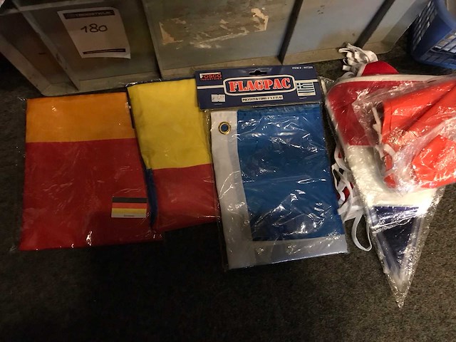 Partij vlaggen en divers - afbeelding 2 van  3