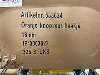 Partij vlaggenstokken en oranje knop - afbeelding 5 van  8