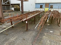 Partij vlechtijzer op 2 bokken - afbeelding 2 van  6
