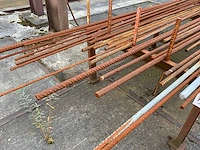 Partij vlechtijzer op 2 bokken - afbeelding 3 van  6