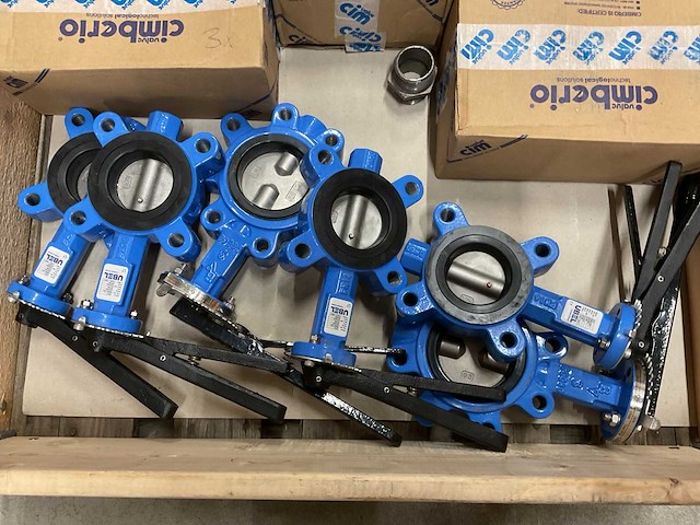 Partij vlinderkleppen, 6 stuks - afbeelding 1 van  2