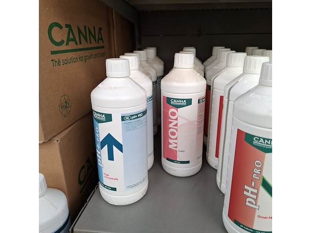 Partij vloeibare meststoffen canna - afbeelding 11 van  31