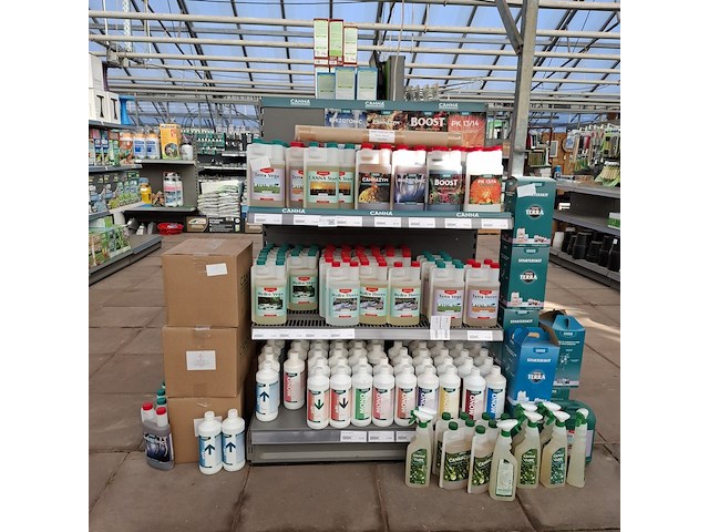 Partij vloeibare meststoffen canna - afbeelding 1 van  31