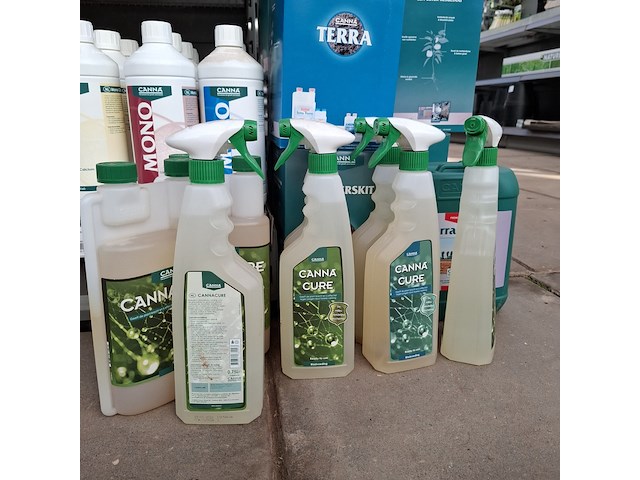 Partij vloeibare meststoffen canna - afbeelding 18 van  31