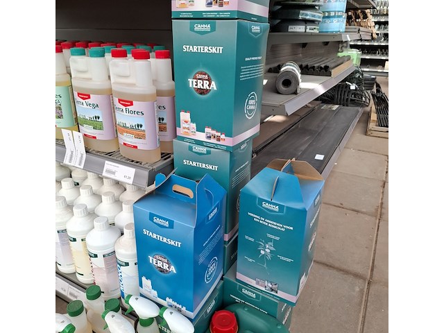 Partij vloeibare meststoffen canna - afbeelding 21 van  31