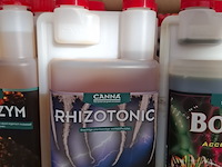 Partij vloeibare meststoffen canna - afbeelding 31 van  31