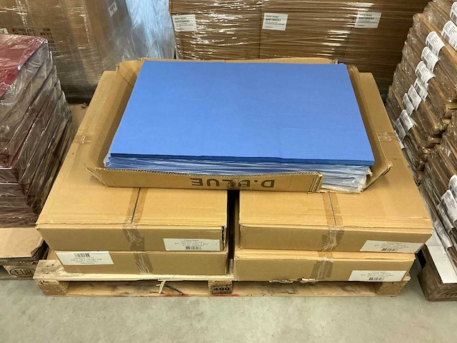 Partij vloeipapier 50x75cm 17grams d.blue (2400x) - afbeelding 1 van  3