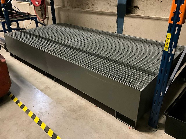 Partij vloeistof opvangbakken - afbeelding 1 van  5