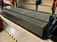 Partij vloeistof opvangbakken - afbeelding 1 van  5