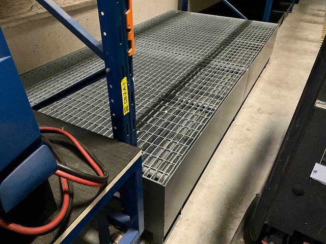 Partij vloeistof opvangbakken - afbeelding 2 van  5