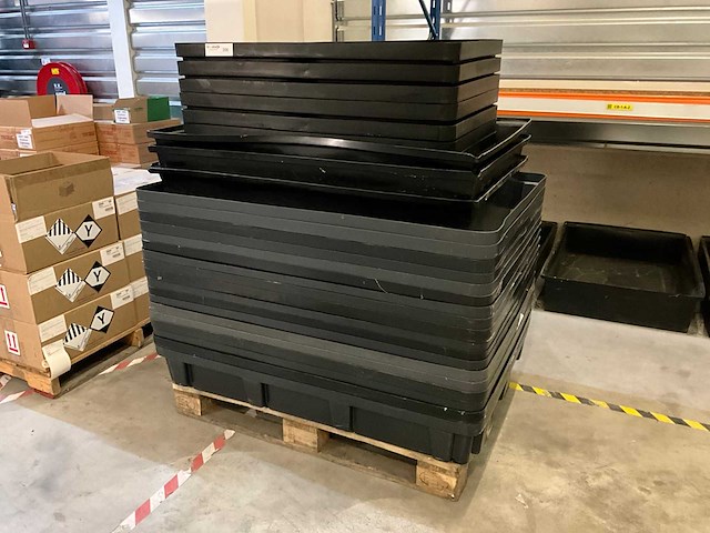 Partij vloeistof opvangbakken - afbeelding 5 van  5