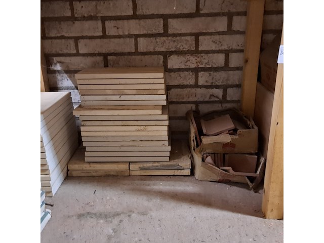 Partij vloer en wandtegels en raamdorpels diverse soorten - afbeelding 9 van  11