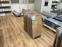 Partij vloer samples met houder - afbeelding 8 van  9