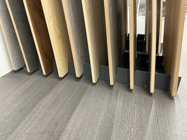Partij vloer samples met houders pvc/laminaat/parket - afbeelding 3 van  11