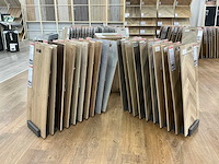 Partij vloer samples met houders