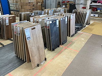 Partij vloer samples met houders - afbeelding 2 van  6