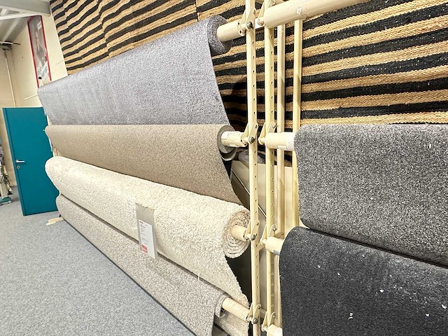 Partij vloerbedekking op rol - afbeelding 1 van  7