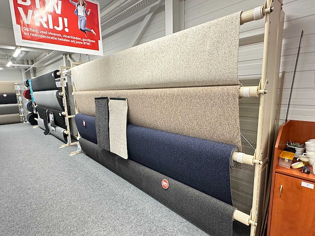 Partij vloerbedekking op rol - afbeelding 1 van  16