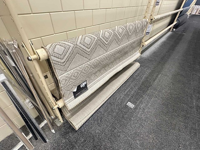 Partij vloerbedekking op rol - afbeelding 3 van  13