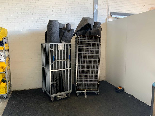 Partij vloerbedekking - afbeelding 1 van  5
