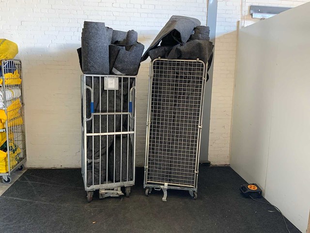 Partij vloerbedekking - afbeelding 2 van  5