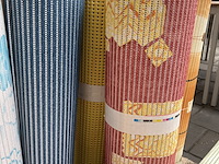 Partij vloerkleden en kleine glazen - afbeelding 2 van  6