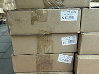 Partij vloerkleden en kleine glazen - afbeelding 4 van  6