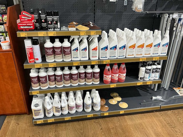Partij vloeronderhoud en accessoires - afbeelding 2 van  7