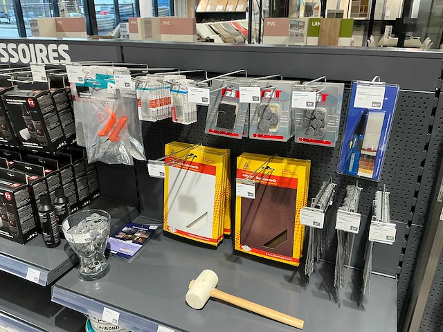 Partij vloeronderhoud producten - afbeelding 4 van  9