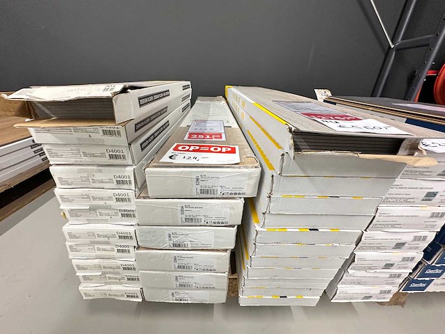 Partij vloerrestanten pvc en laminaat - afbeelding 4 van  6