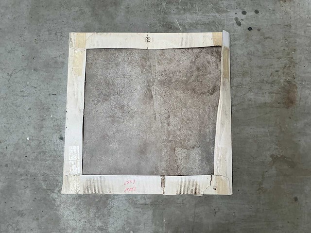 Partij vloertegels 80x80 cm 7,04 m2 - afbeelding 4 van  10