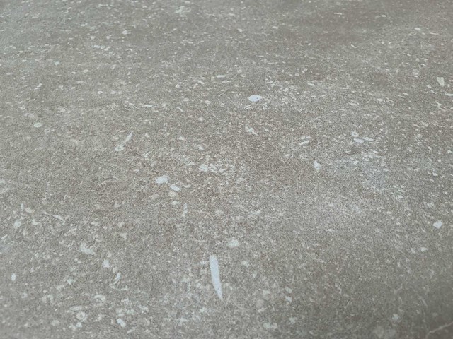 Partij vloertegels 80x80 cm 7,04 m2 - afbeelding 2 van  13