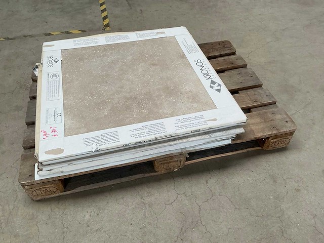 Partij vloertegels 80x80 cm 7,04 m2 - afbeelding 5 van  13