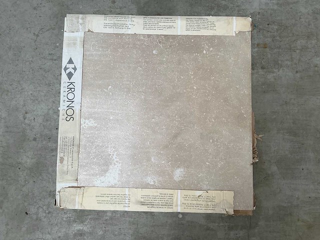 Partij vloertegels 80x80 cm 7,04 m2 - afbeelding 13 van  13