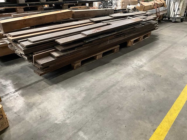 Partij vlonderplank - afbeelding 1 van  4