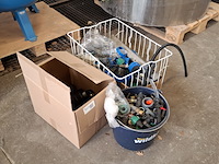 Partij vnl. kunststof koppelingen en toebehoren - afbeelding 1 van  7