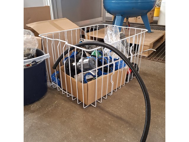 Partij vnl. kunststof koppelingen en toebehoren - afbeelding 2 van  7