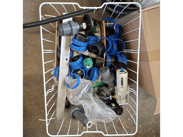 Partij vnl. kunststof koppelingen en toebehoren - afbeelding 3 van  7