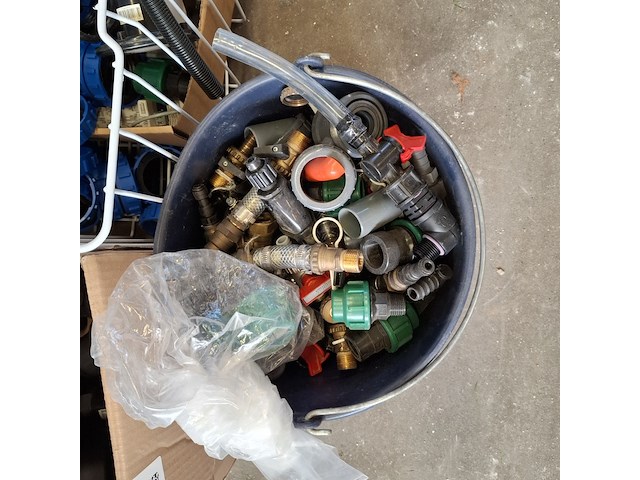 Partij vnl. kunststof koppelingen en toebehoren - afbeelding 5 van  7