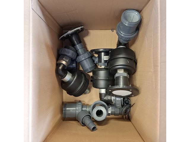 Partij vnl. kunststof koppelingen en toebehoren - afbeelding 7 van  7