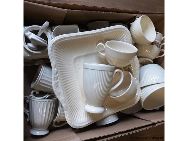 Partij vnl. wedgwood servies delen - afbeelding 4 van  5