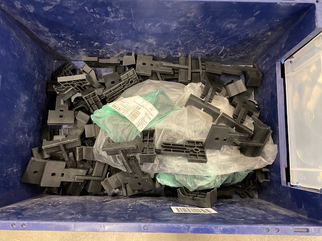 Partij vnl. zonnepaneel montagemateriaal - afbeelding 4 van  5