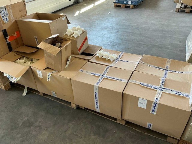 Partij voederventiel onderdelen - afbeelding 1 van  3