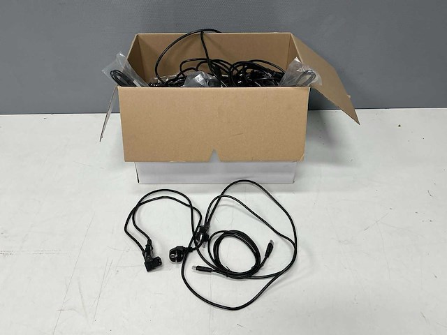 Partij voeding,hdmi kabels - afbeelding 2 van  7