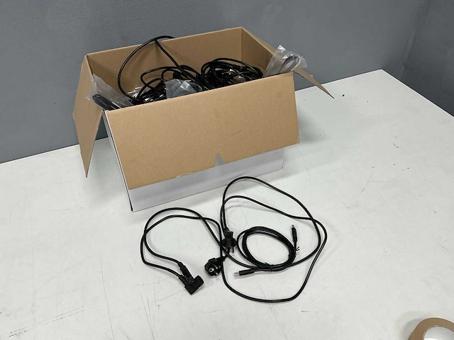 Partij voeding,hdmi kabels - afbeelding 3 van  7