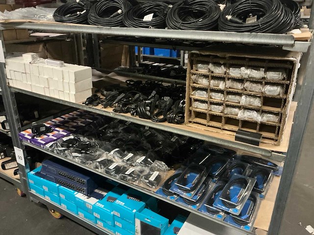 Partij voedingskabels en laders - afbeelding 1 van  6