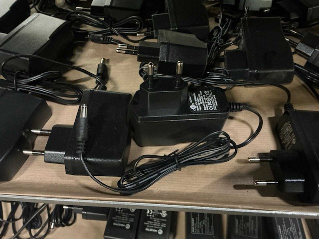 Partij voedingskabels en opladers - afbeelding 9 van  12